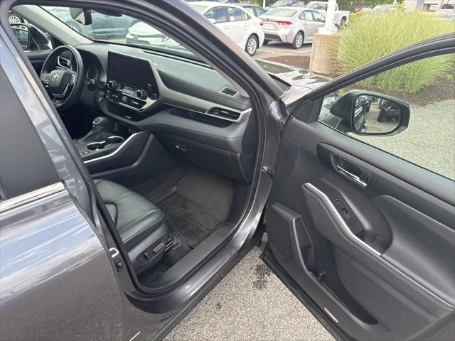 used 2023 Toyota Highlander car, priced at $39,700