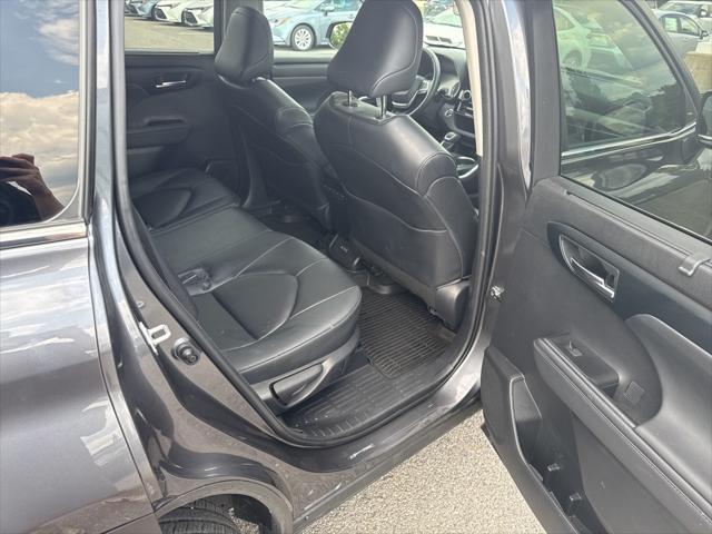 used 2023 Toyota Highlander car, priced at $39,700