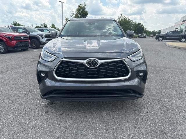 used 2023 Toyota Highlander car, priced at $39,700