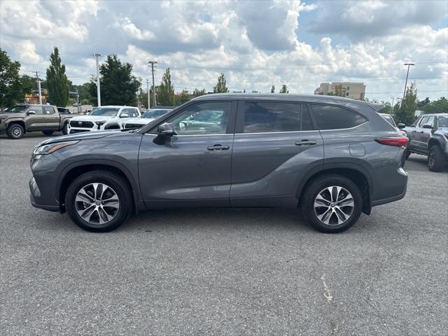 used 2023 Toyota Highlander car, priced at $39,700