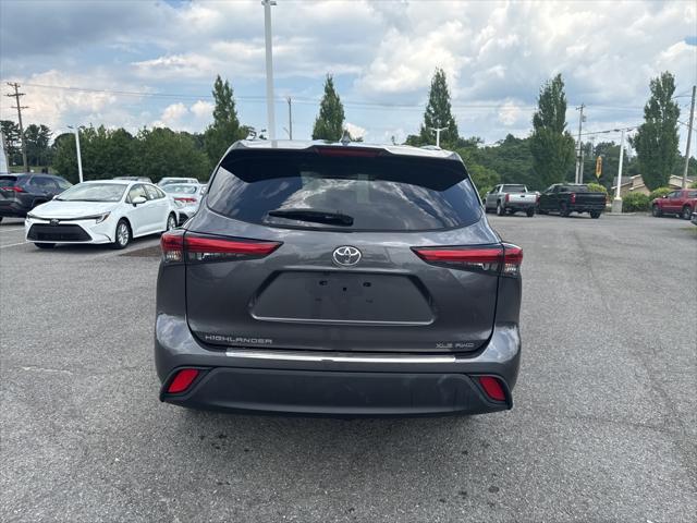 used 2023 Toyota Highlander car, priced at $39,700