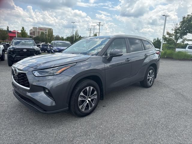 used 2023 Toyota Highlander car, priced at $39,700