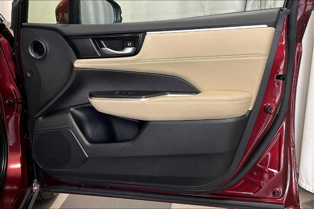 used 2018 Honda Clarity Plug-In Hybrid car, priced at $18,900