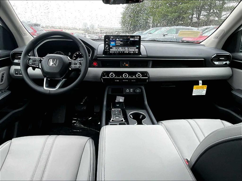 new 2025 Honda Pilot car, priced at $50,740