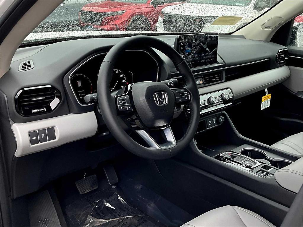 new 2025 Honda Pilot car, priced at $50,740
