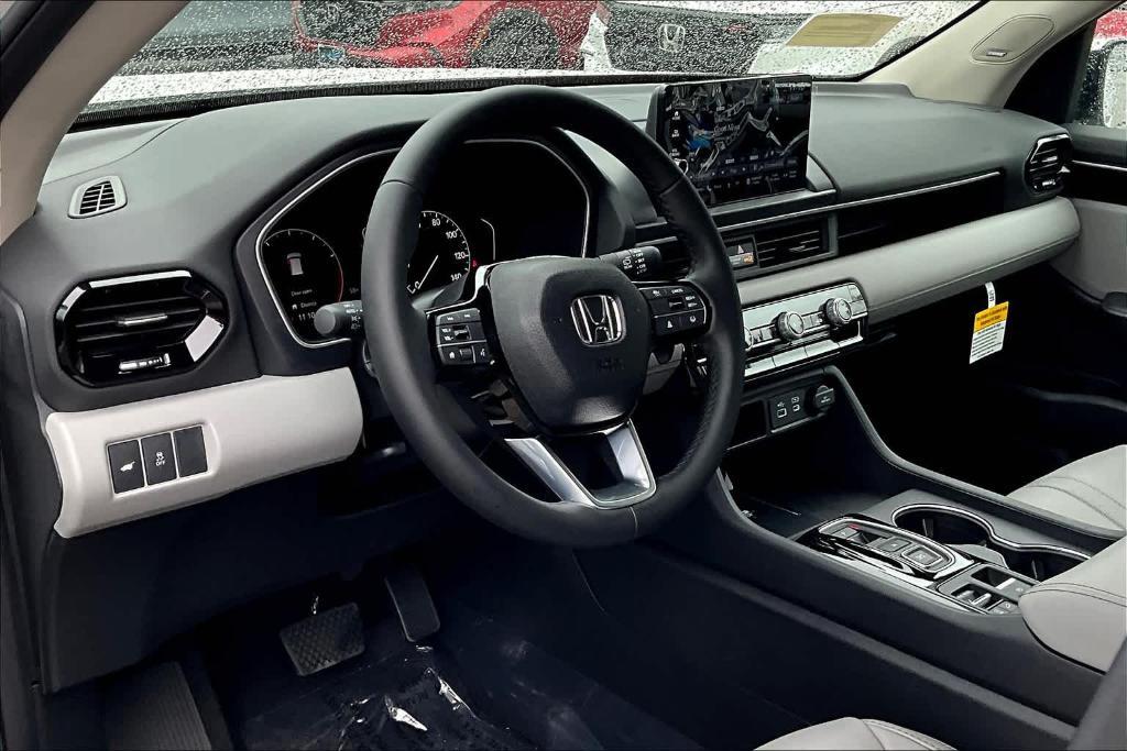 new 2025 Honda Pilot car, priced at $53,225