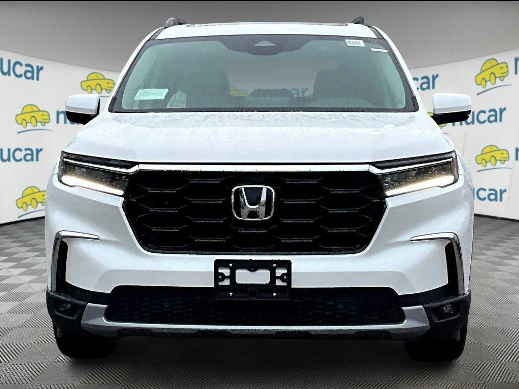 new 2025 Honda Pilot car, priced at $50,740