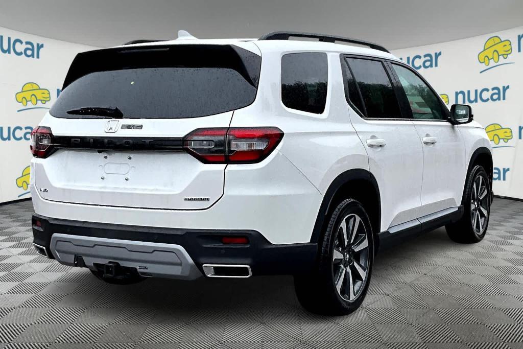 new 2025 Honda Pilot car, priced at $53,225