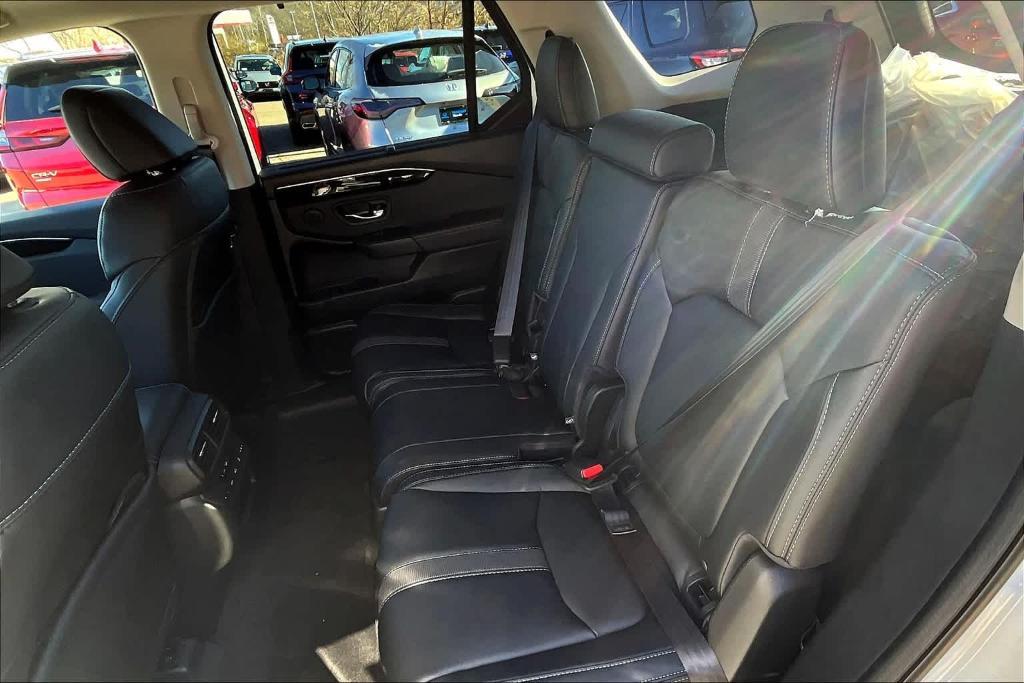 new 2025 Honda Pilot car, priced at $53,225