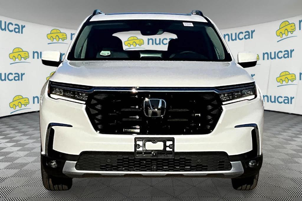 new 2025 Honda Pilot car, priced at $53,225