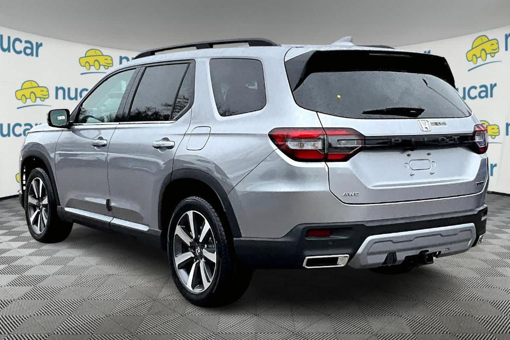 new 2025 Honda Pilot car, priced at $48,232