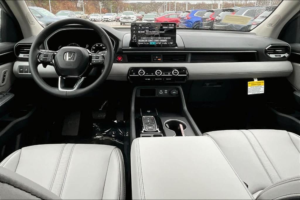 new 2025 Honda Pilot car, priced at $48,232