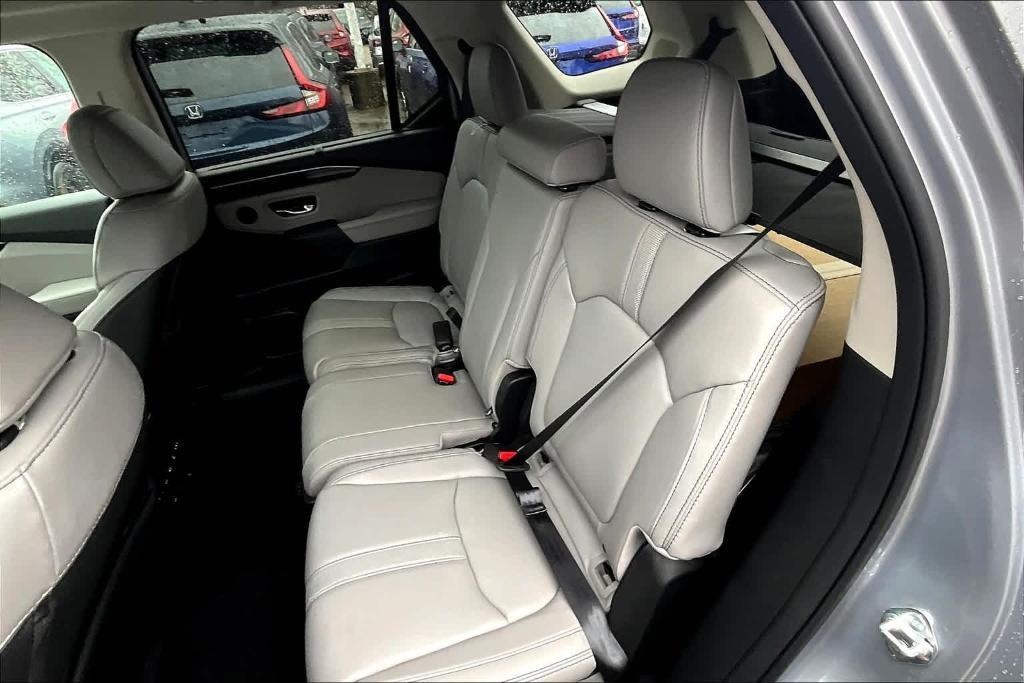 new 2025 Honda Pilot car, priced at $48,232