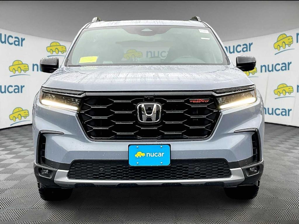 new 2025 Honda Pilot car, priced at $49,009