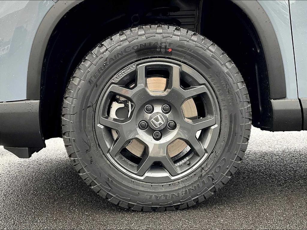 new 2025 Honda Pilot car, priced at $49,009