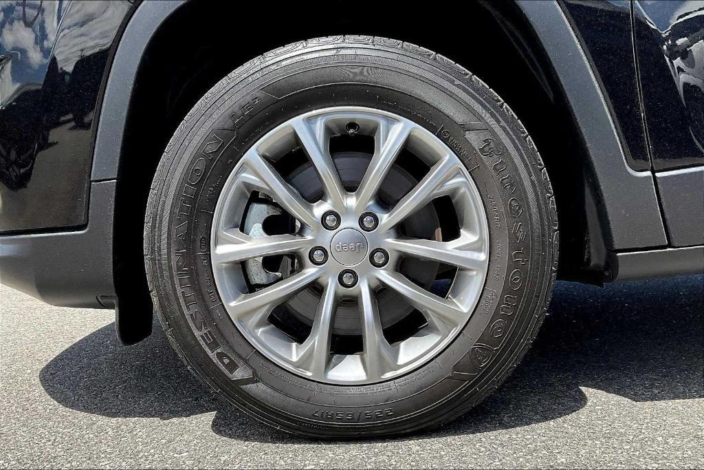 used 2021 Jeep Cherokee car, priced at $23,700