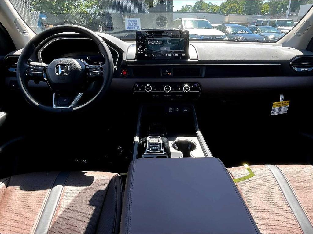 new 2025 Honda Pilot car, priced at $56,250