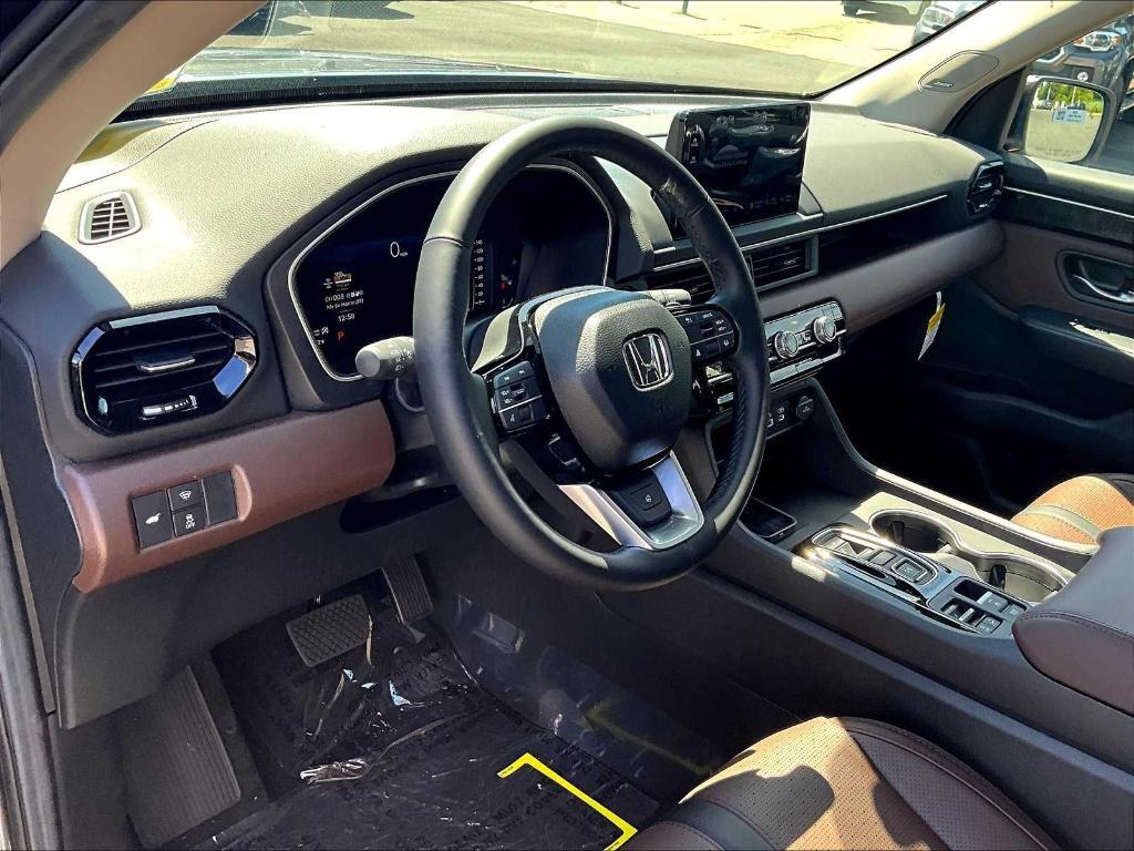new 2025 Honda Pilot car, priced at $56,250