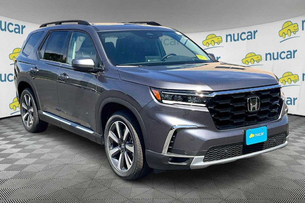 new 2025 Honda Pilot car, priced at $53,255