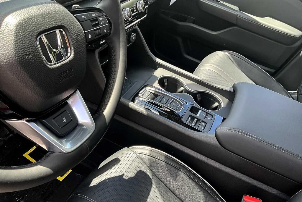 new 2025 Honda Pilot car, priced at $51,605