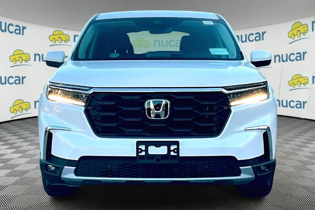 new 2025 Honda Pilot car, priced at $44,986