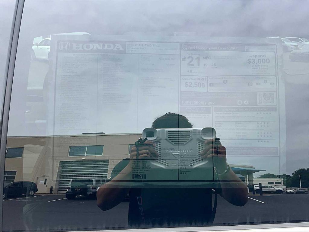 new 2025 Honda Pilot car, priced at $51,105