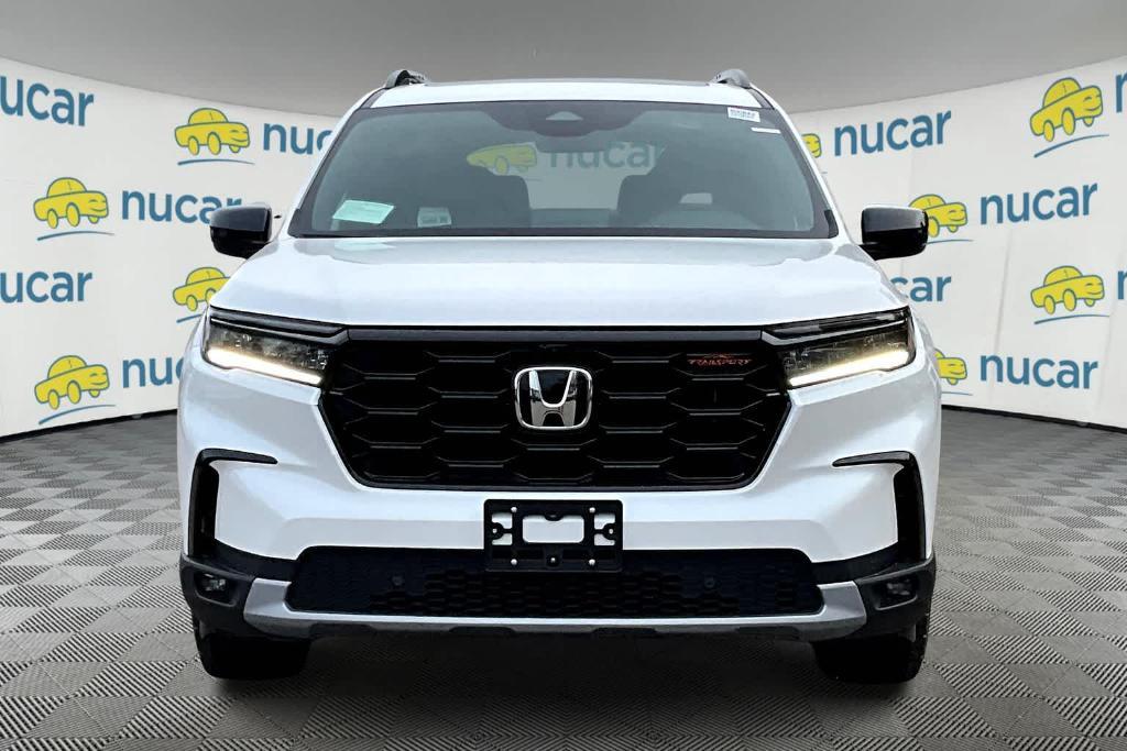 new 2025 Honda Pilot car, priced at $51,305