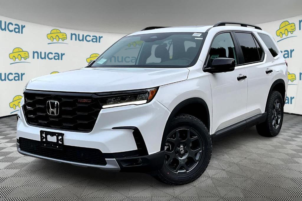 new 2025 Honda Pilot car, priced at $51,305