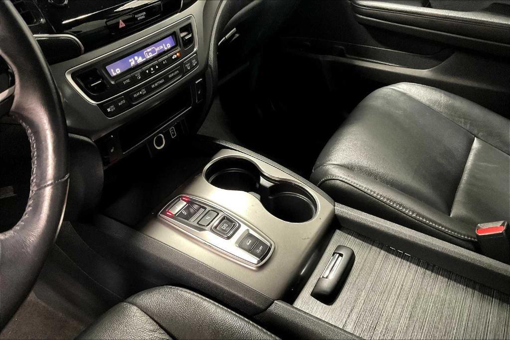 used 2022 Honda Pilot car, priced at $34,900