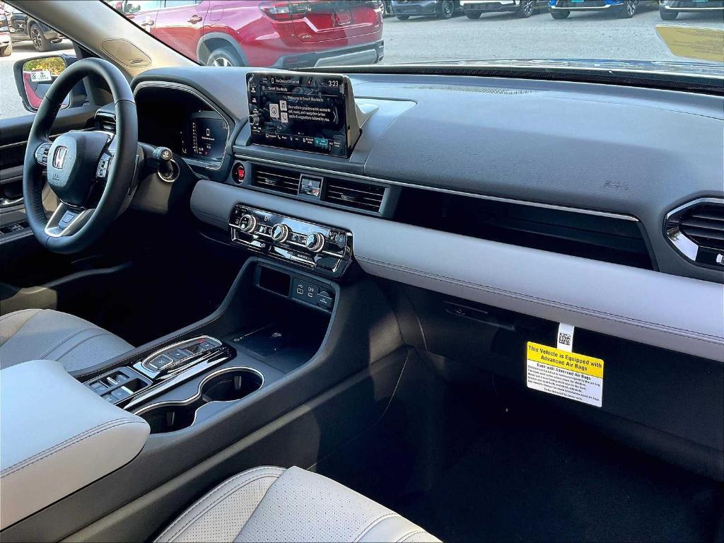 new 2025 Honda Pilot car, priced at $54,575