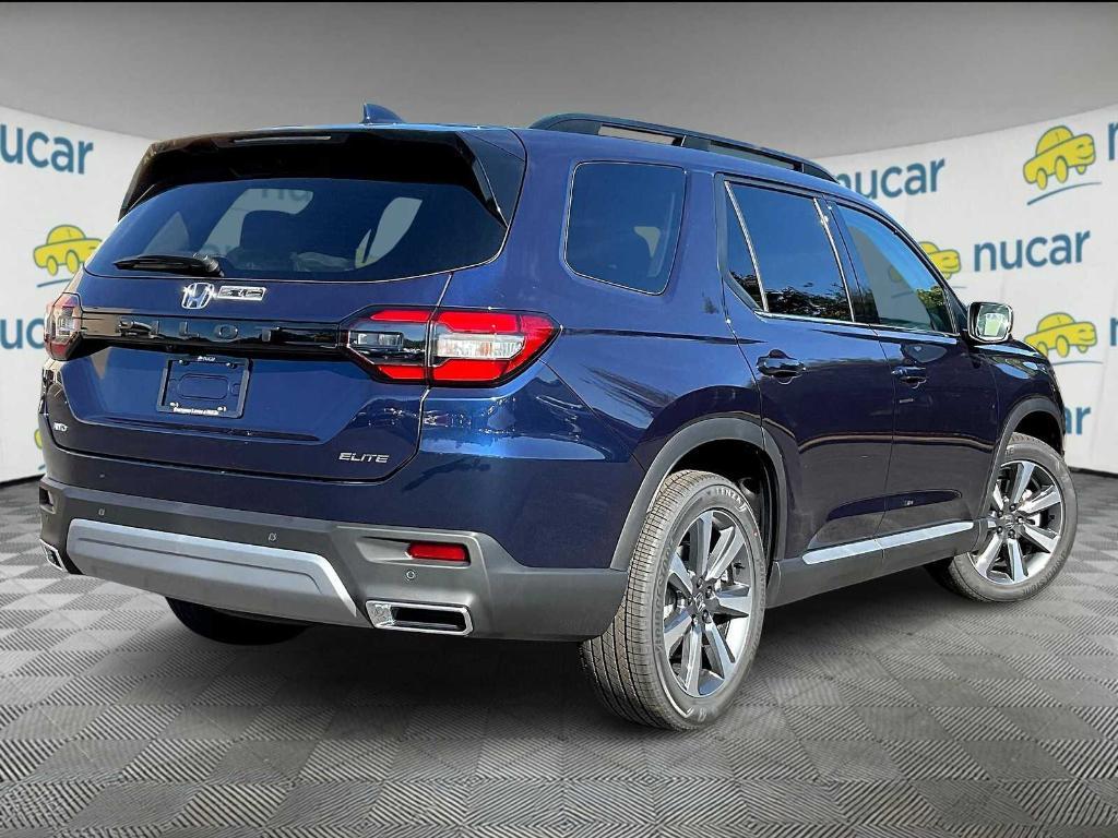 new 2025 Honda Pilot car, priced at $54,575
