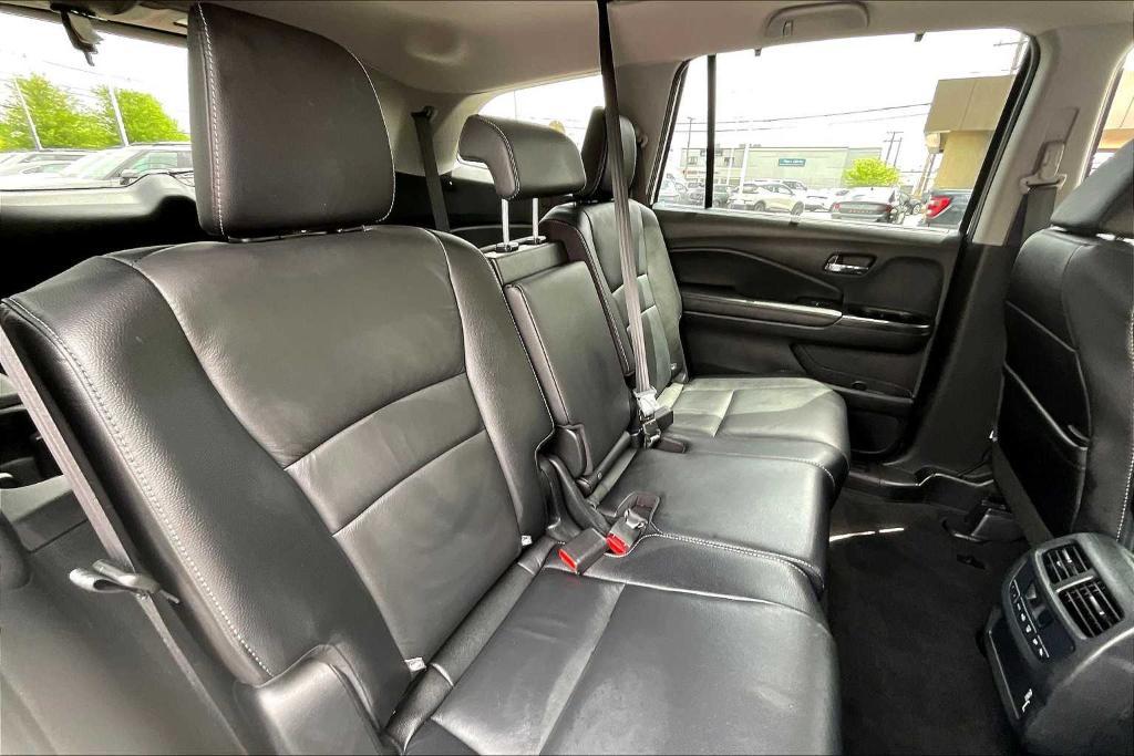 used 2022 Honda Pilot car, priced at $31,800