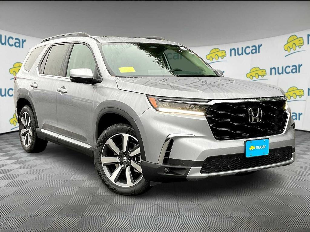 new 2025 Honda Pilot car, priced at $51,095