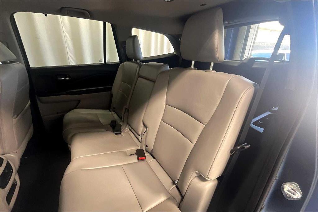 used 2022 Honda Pilot car, priced at $33,700