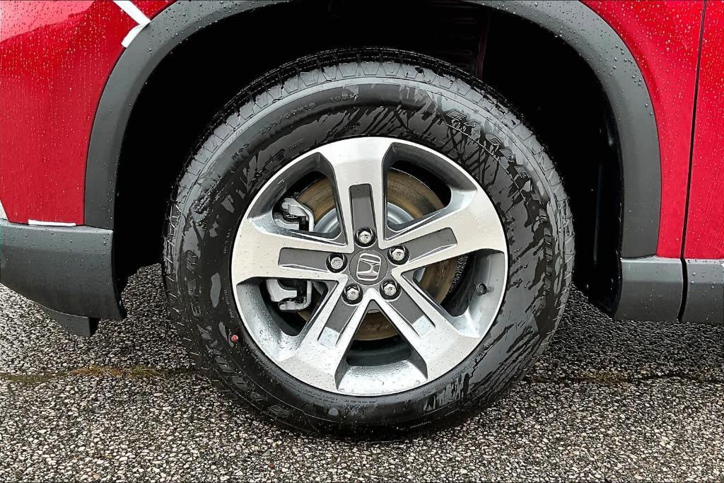 new 2025 Honda Pilot car, priced at $45,841