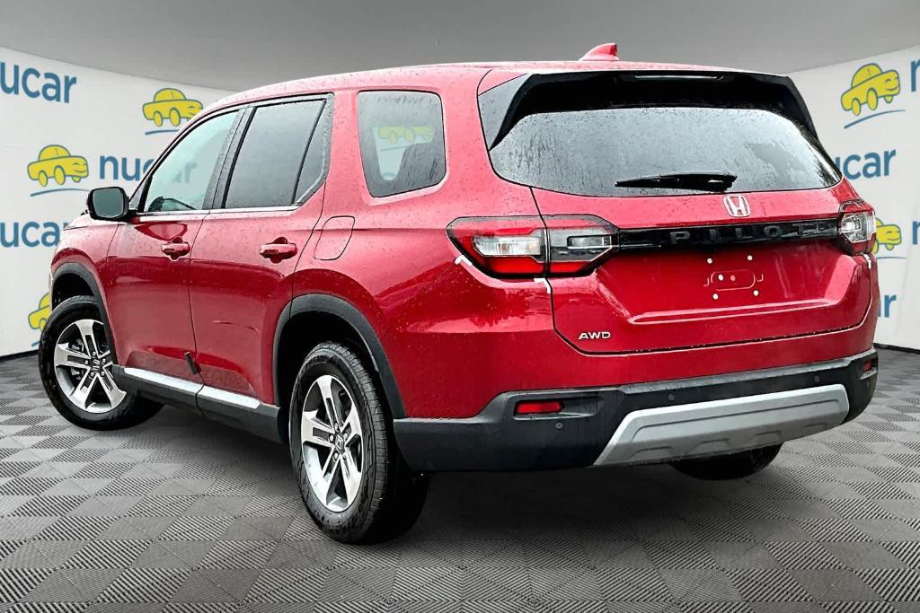 new 2025 Honda Pilot car, priced at $45,841