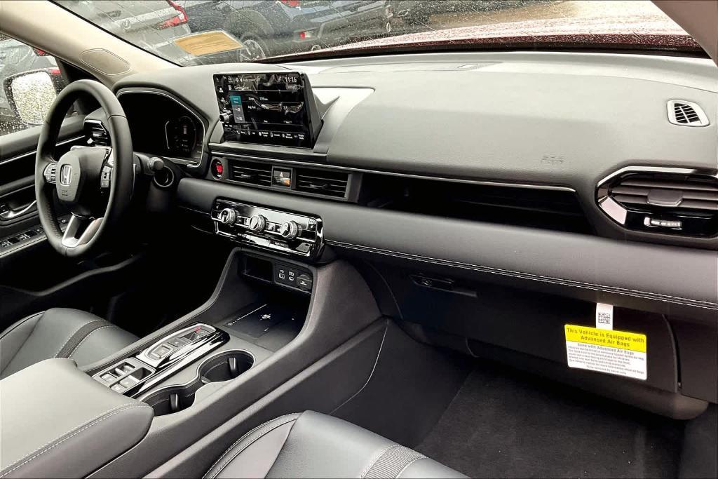 new 2025 Honda Pilot car, priced at $45,841