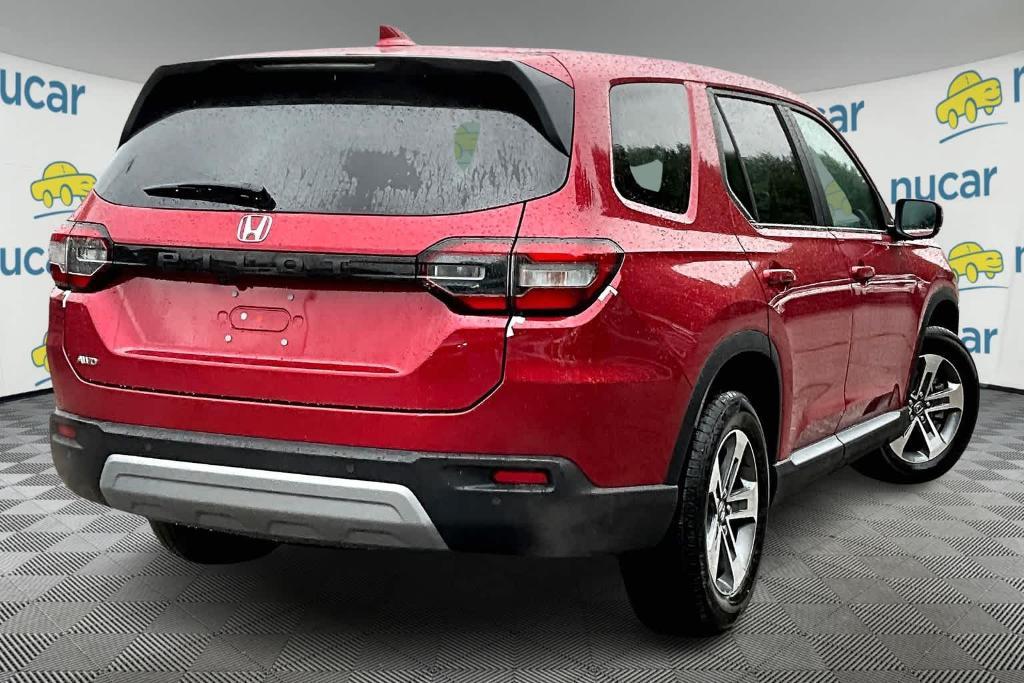 new 2025 Honda Pilot car, priced at $45,841