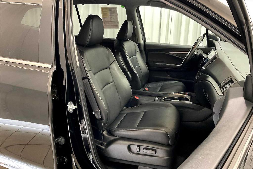 used 2022 Honda Pilot car, priced at $32,550