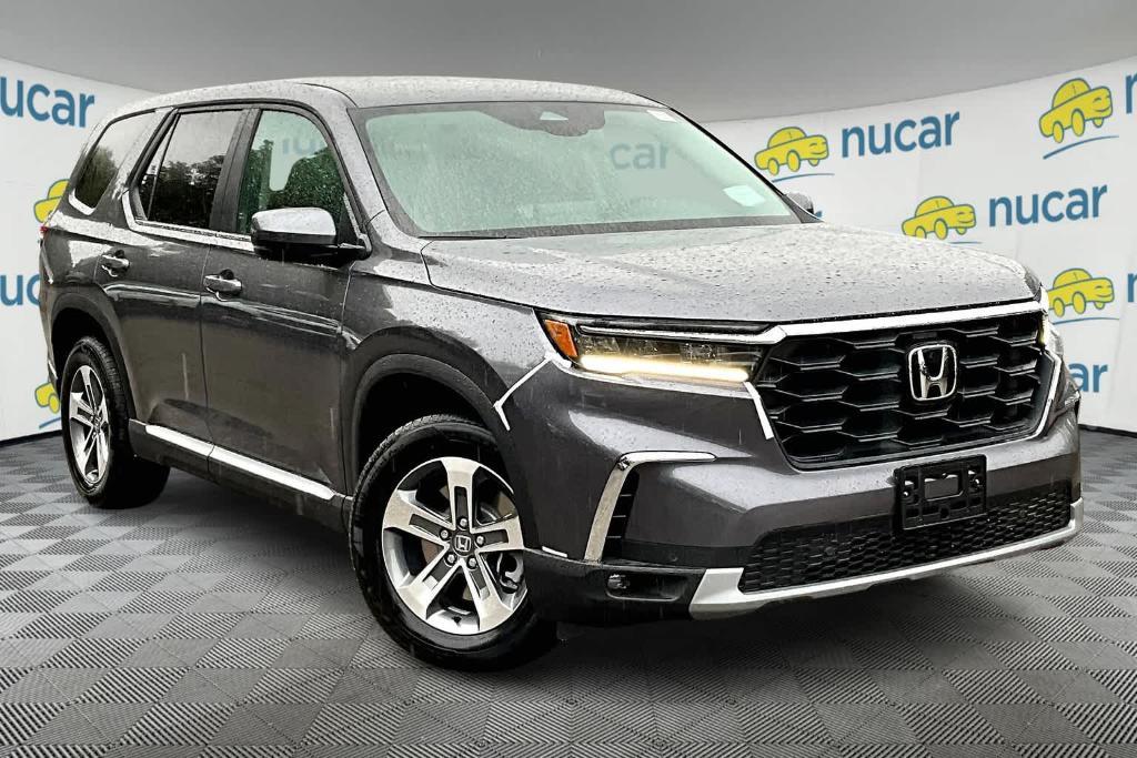 new 2025 Honda Pilot car, priced at $45,339