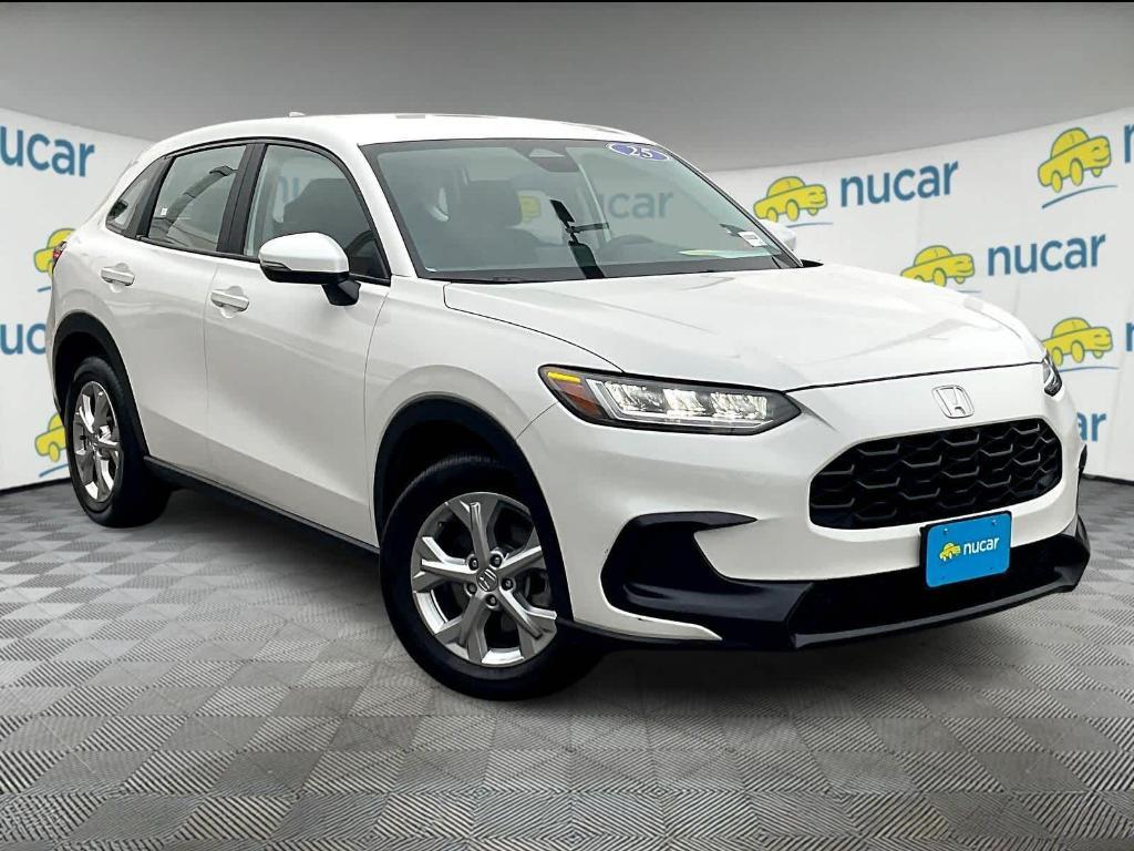 used 2025 Honda HR-V car, priced at $27,500