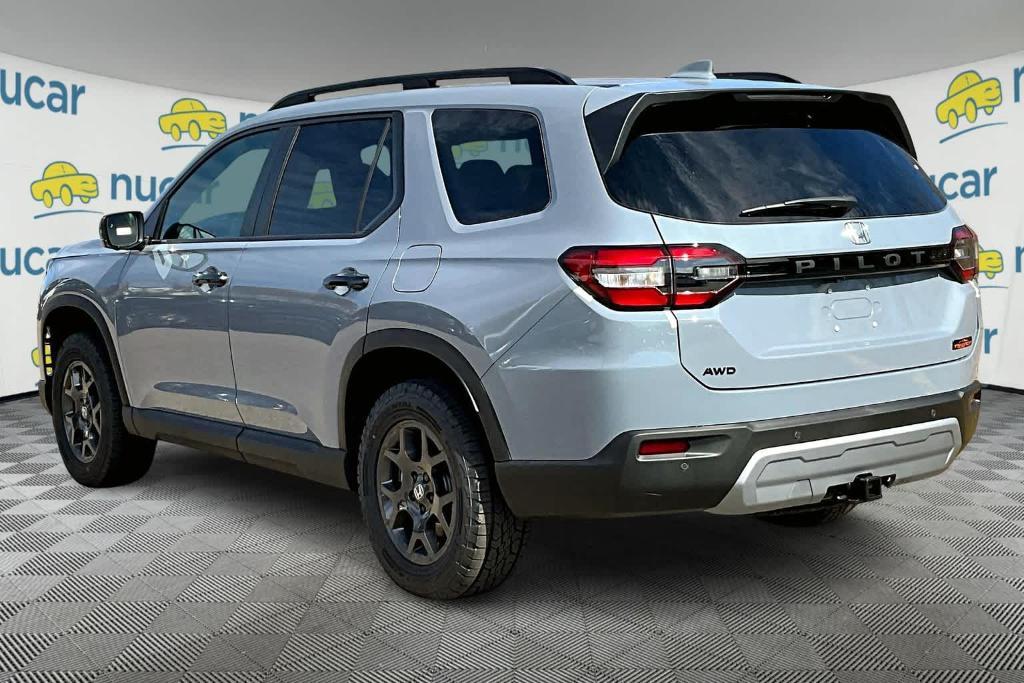new 2025 Honda Pilot car, priced at $51,785