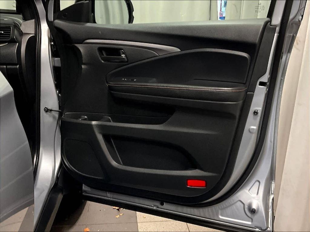 used 2022 Honda Passport car, priced at $33,450