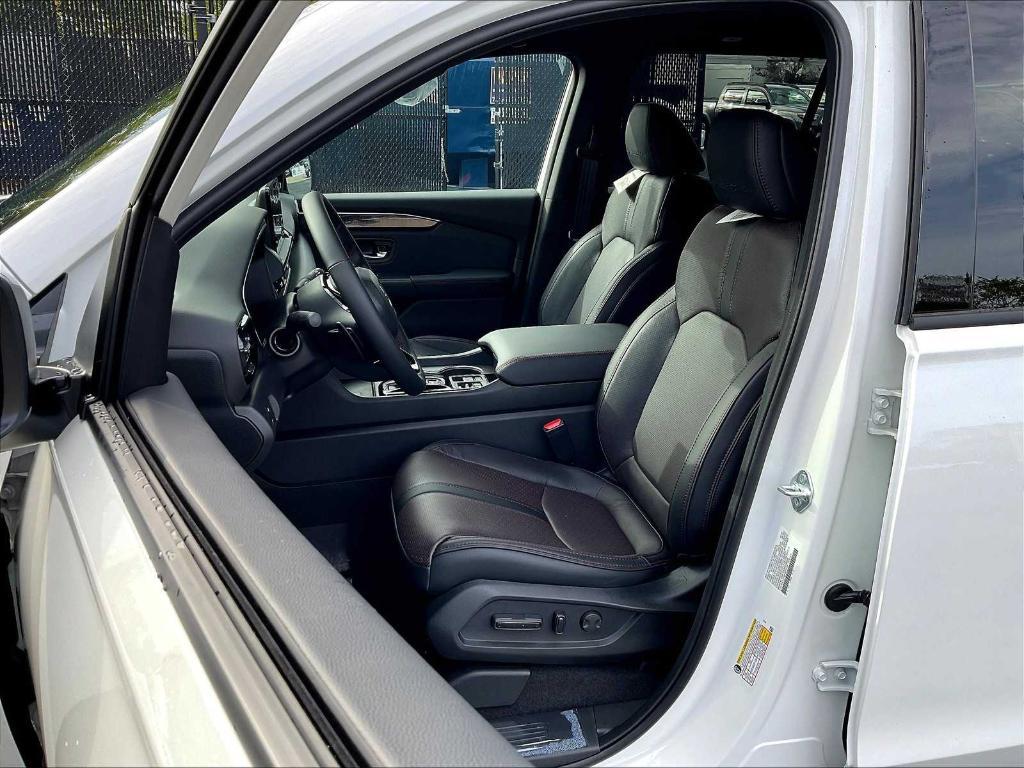 new 2025 Honda Pilot car, priced at $56,530