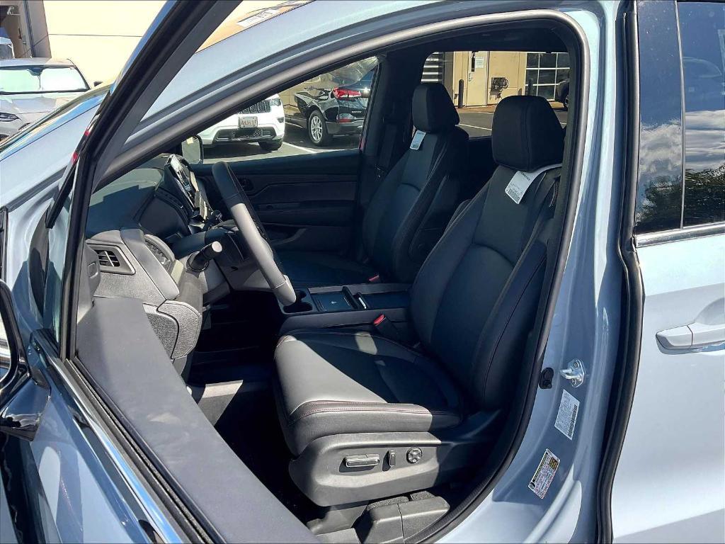 new 2026 Honda Odyssey car, priced at $46,210