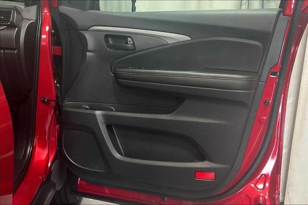 used 2022 Honda Passport car, priced at $33,900