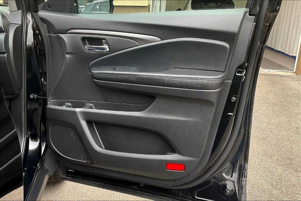 used 2022 Honda Pilot car, priced at $32,950