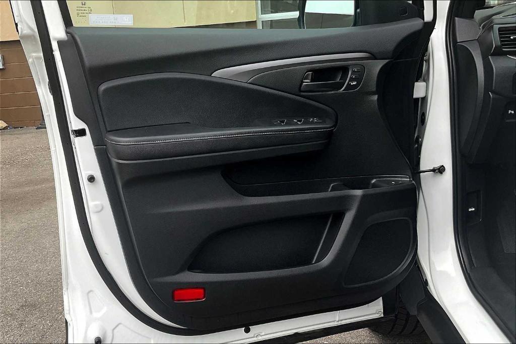 used 2022 Honda Passport car, priced at $32,500