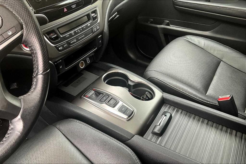 used 2022 Honda Passport car, priced at $32,500