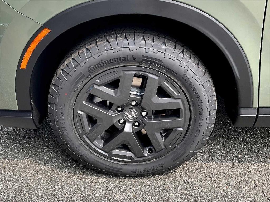 new 2026 Honda CR-V Hybrid car, priced at $40,650